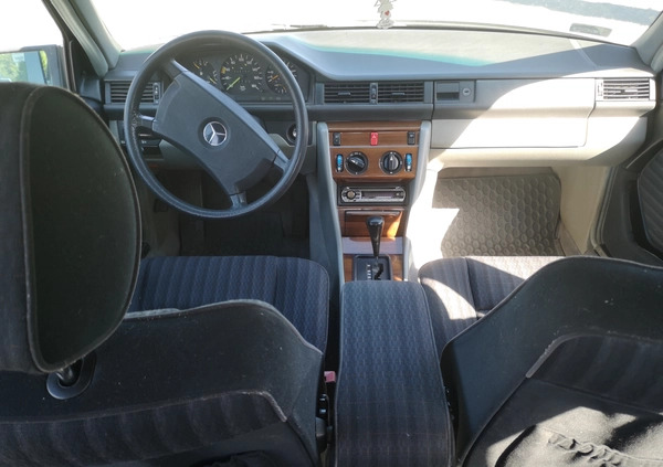 Mercedes-Benz W124 (1984-1993) cena 8999 przebieg: 346170, rok produkcji 1988 z Szczecin małe 529